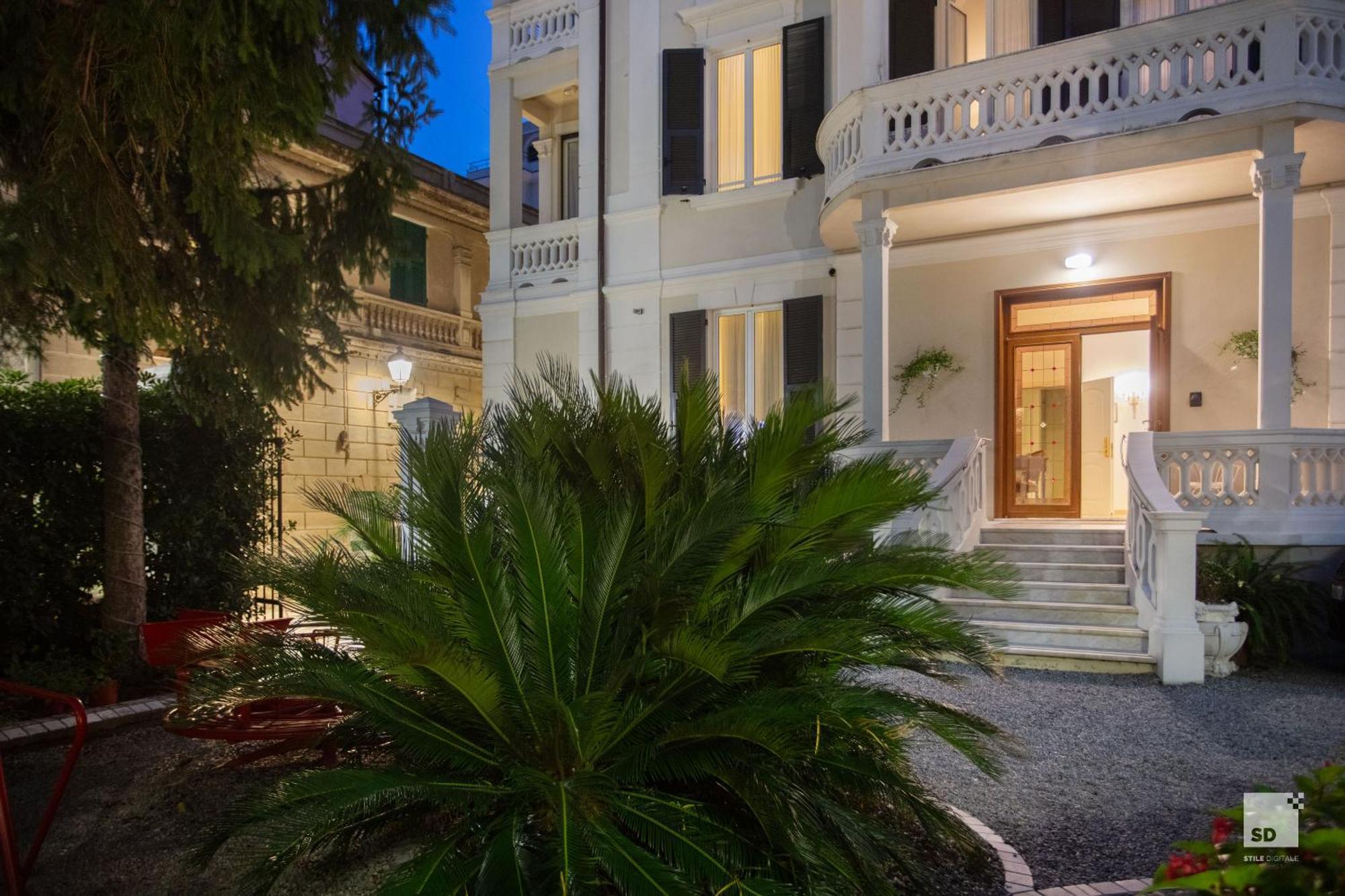 Hotel Villa Elena Varazze Buitenkant foto