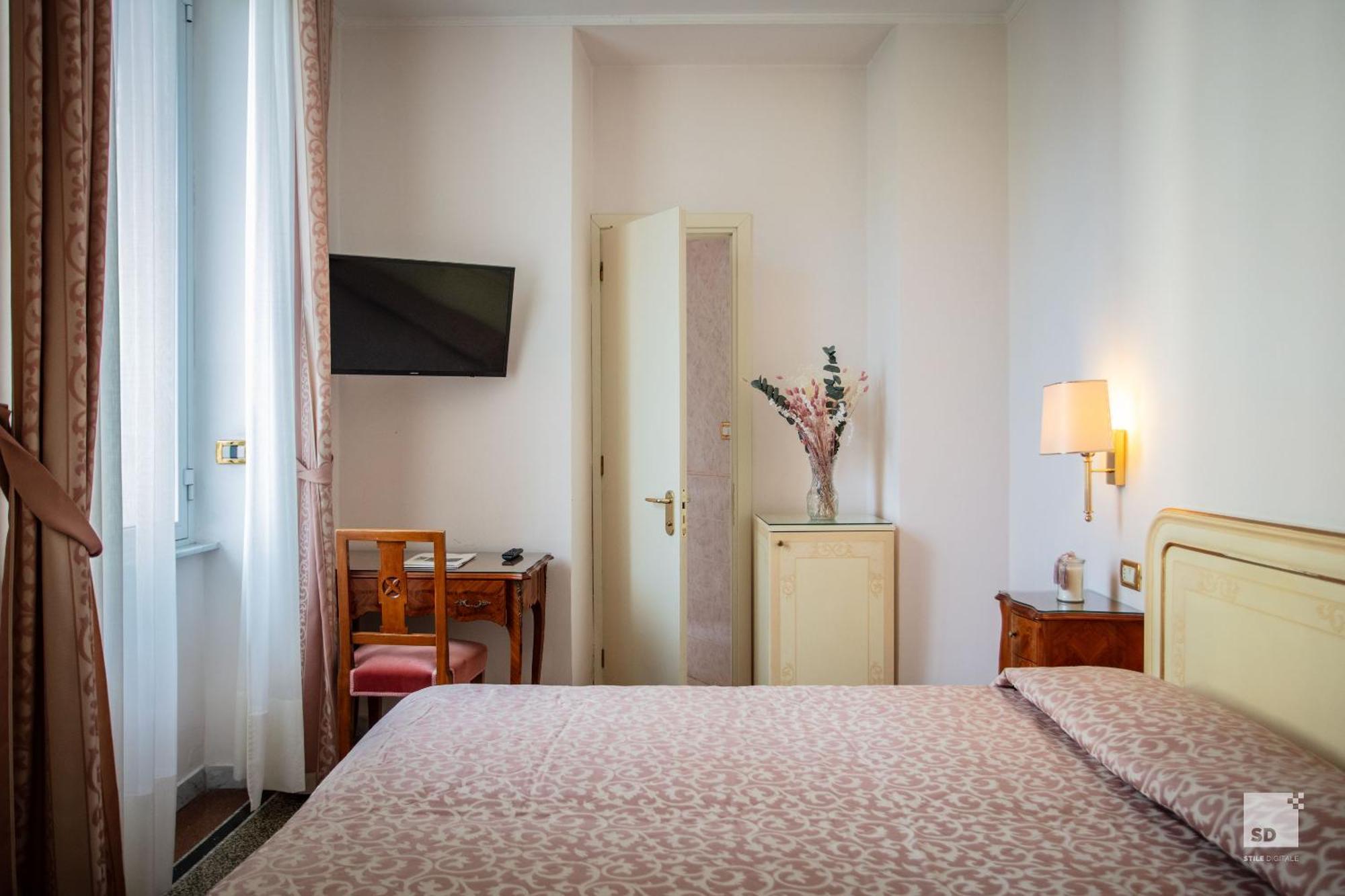 Hotel Villa Elena Varazze Buitenkant foto