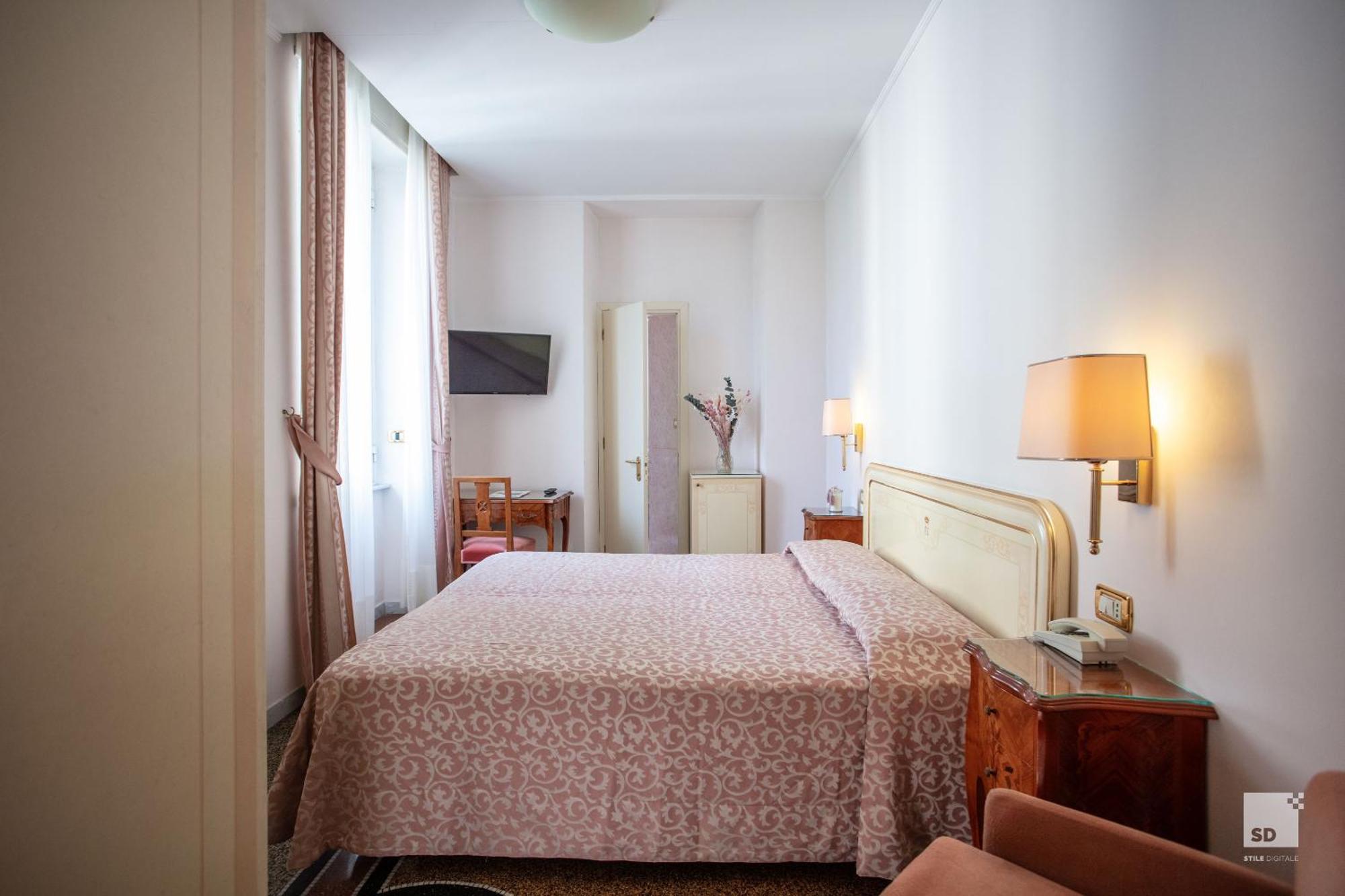 Hotel Villa Elena Varazze Buitenkant foto