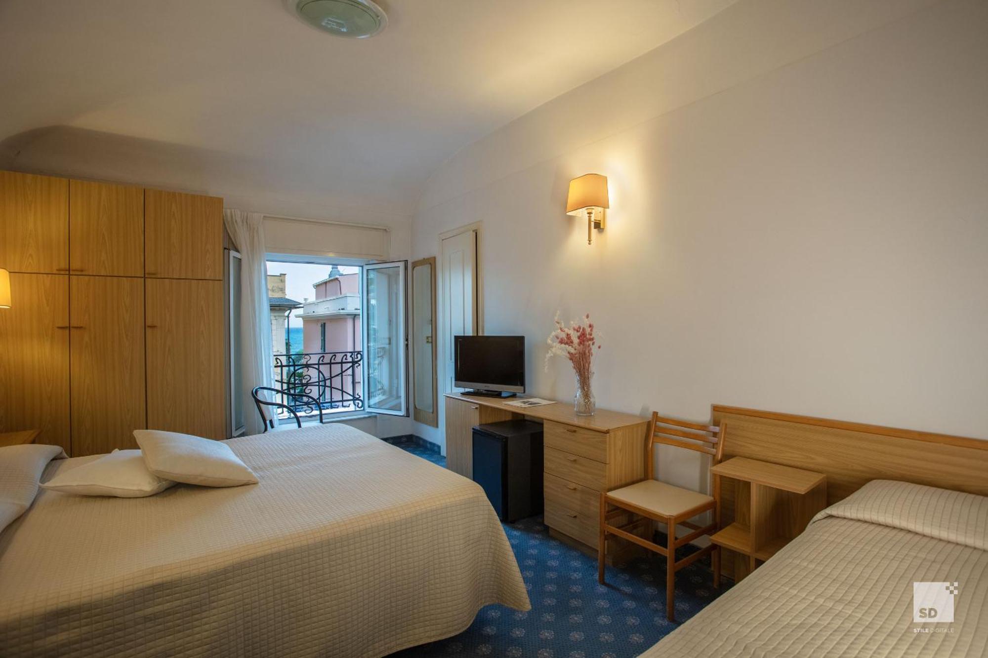 Hotel Villa Elena Varazze Buitenkant foto